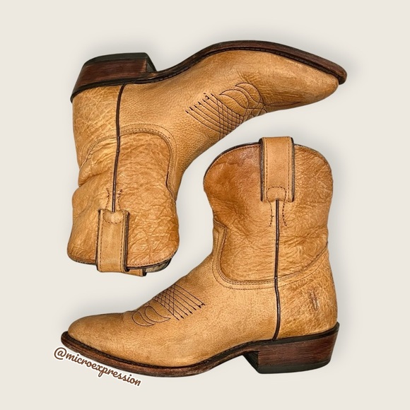 $379 Frye Billy Pull On Sunflower Tan/Beige Distressed Leather Cowboy Short Boot